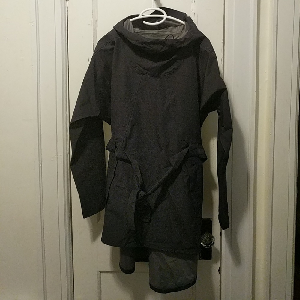 Nau Via Waterproof Rain Poncho S/M Black